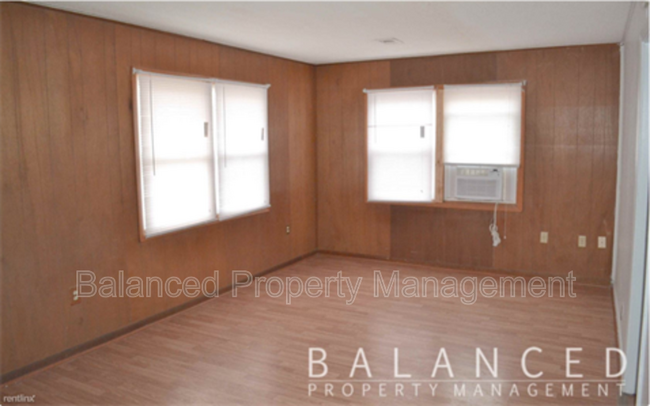 Building Photo - 319 SE 34th St