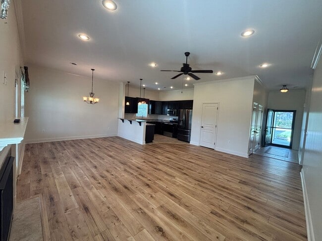 Building Photo - Charming 3 bedroom/2 Bath home in Jonesbor...