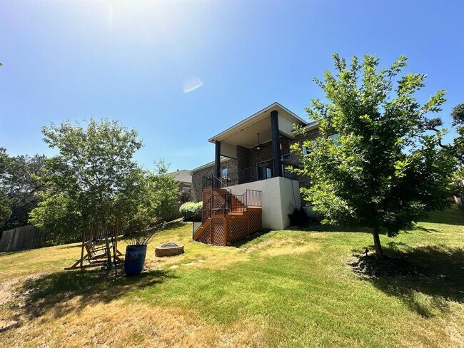 Building Photo - 240 Brentwood Dr