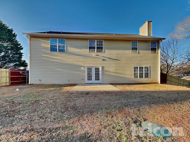 Building Photo - 1055 Crown Landing Pkwy