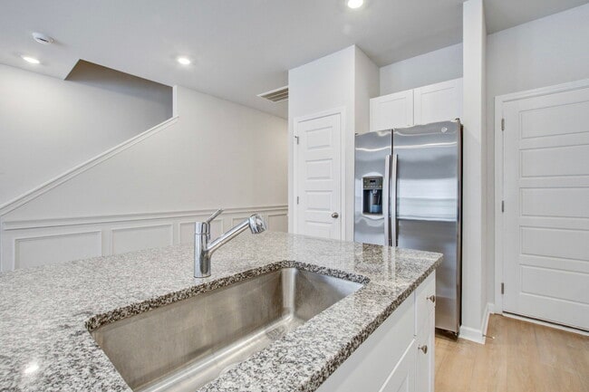 Building Photo - 4105 Quincy Adams Ln