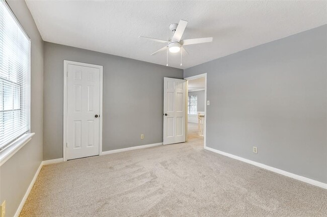 Building Photo - 16019 Stratton Park Dr