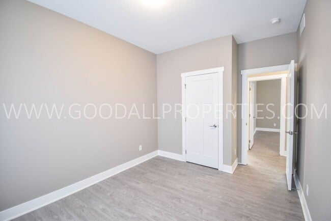 Building Photo - 4 Bedroom 3 Bathroom Ranch with a Finished Basement in Waukee