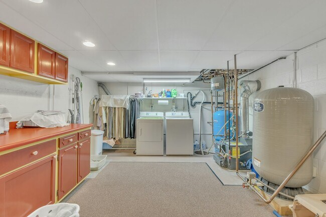 Building Photo - 10240 Potomac St