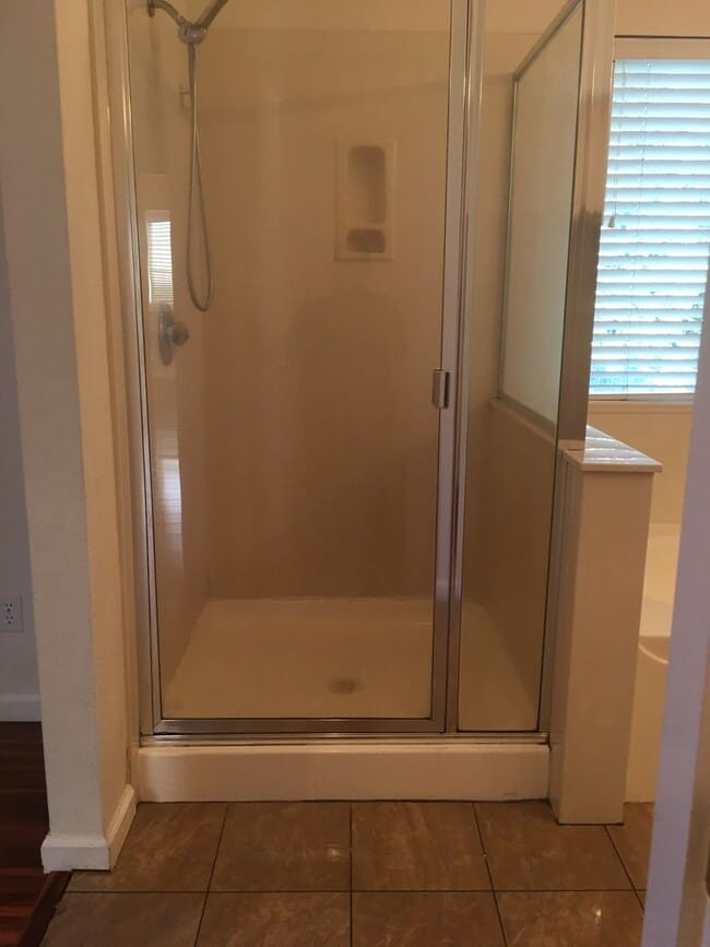 Building Photo - Highly Desirable 2 Story Home In Brookside