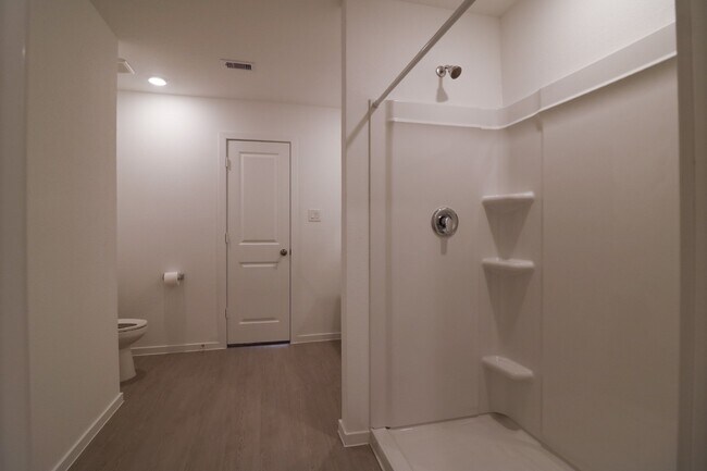 Building Photo - 2511 Night Emerald Dr