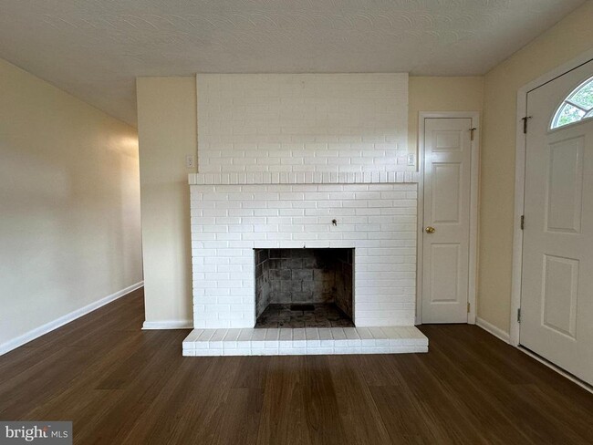 Building Photo - 623 Kriner Rd