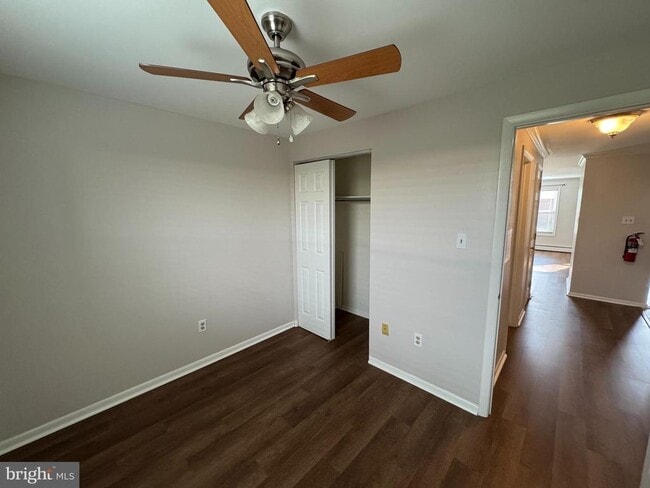 Building Photo - 315 Walnut Ct Way