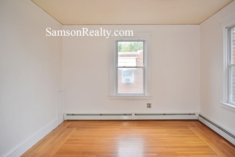 Building Photo - 40 Sessions St