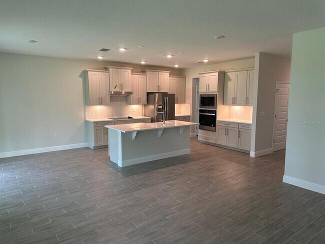 Building Photo - 16207 Point Rock Dr