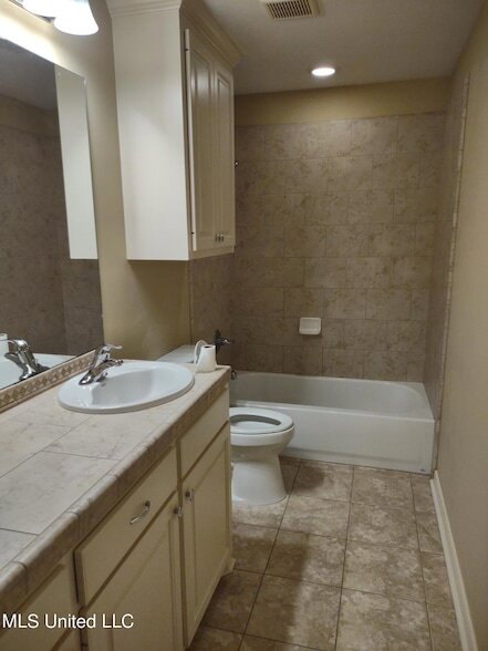 Building Photo - 336 Pebble Creek Dr