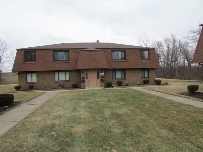 Building Photo - 3896 Ridge Lea Rd