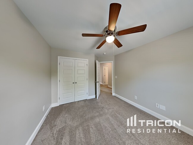 Building Photo - 279 Carellton Dr