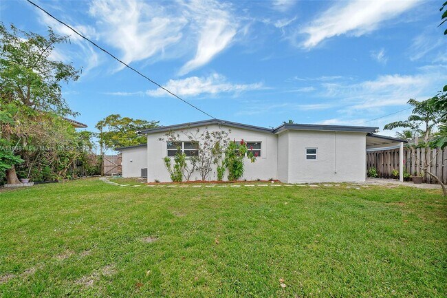 Building Photo - 840 NW 39th St