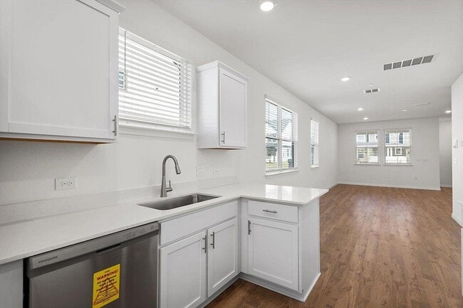 Building Photo - 2517 Violet Theo Ln