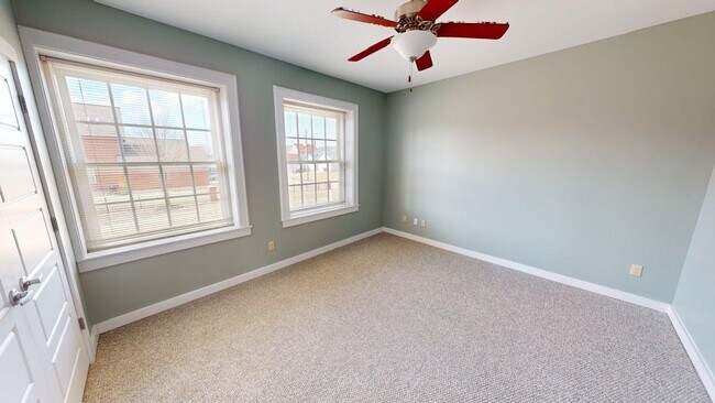 Building Photo - 3867 Lafayette Ave