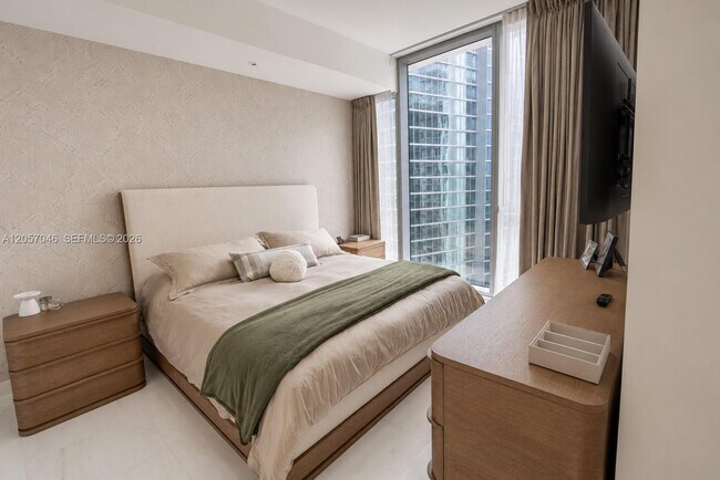 Building Photo - 300 Biscayne Blvd Way
