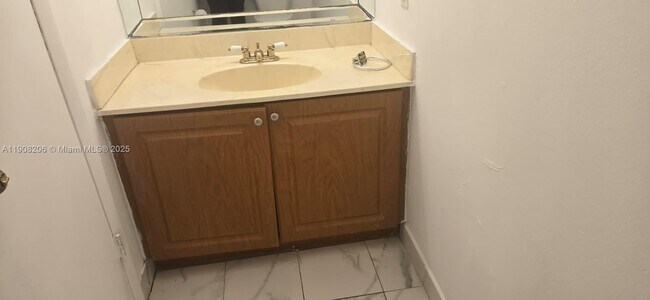 Building Photo - 6325 SW 138th Ct