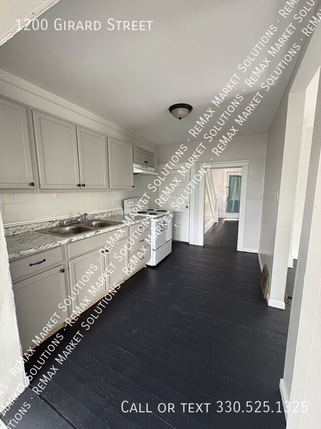 Building Photo - 1200 Girard St