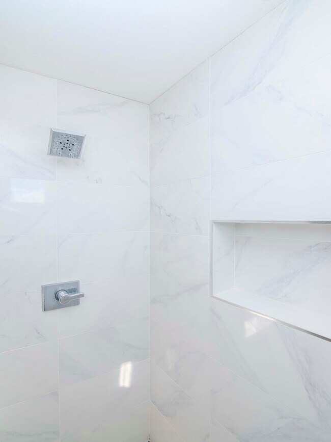 Building Photo - 213 S Moody Ave