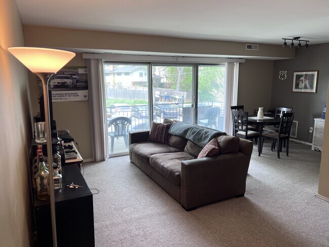 Building Photo - 10171 Fair Woods Dr