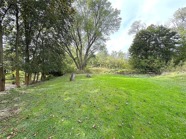 Building Photo - 609 N Nanticoke Ave