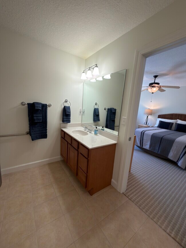 Building Photo - Hutch Apartment