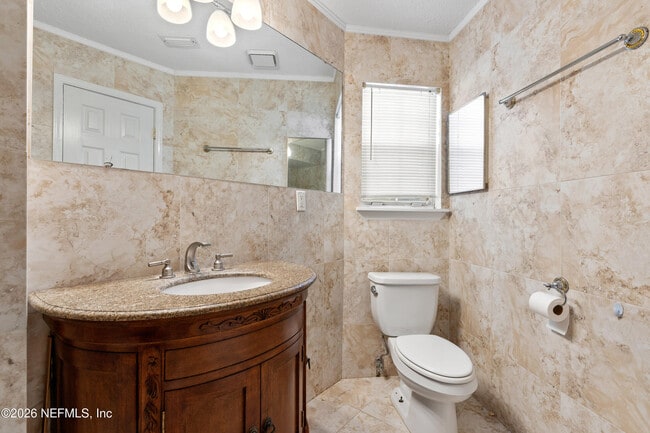 Building Photo - 9960 Moorings Dr