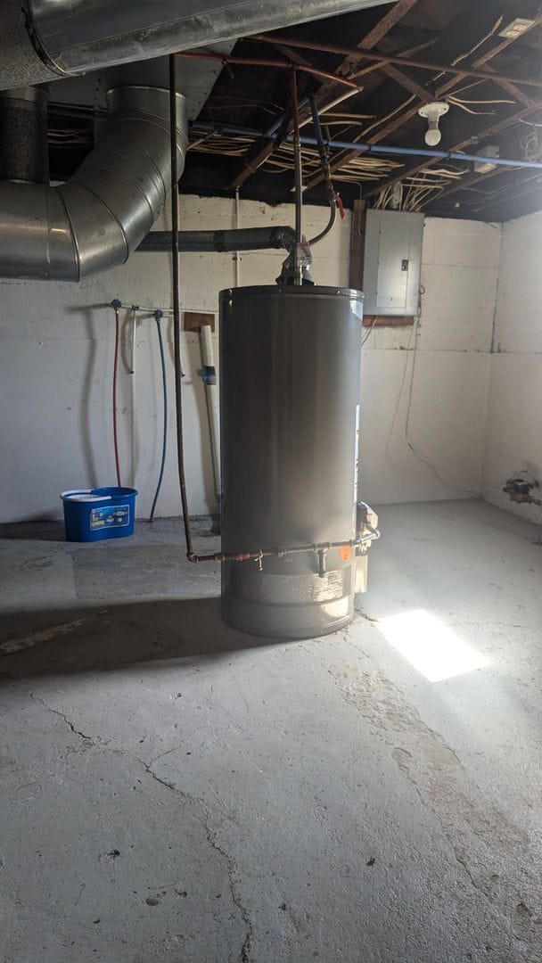 Building Photo - 2 bedroom Side by Side Duplex