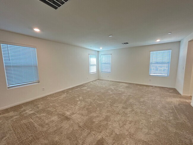Building Photo - Inspirada Two-story 5-bedroom 4.5-bathroom Home!
