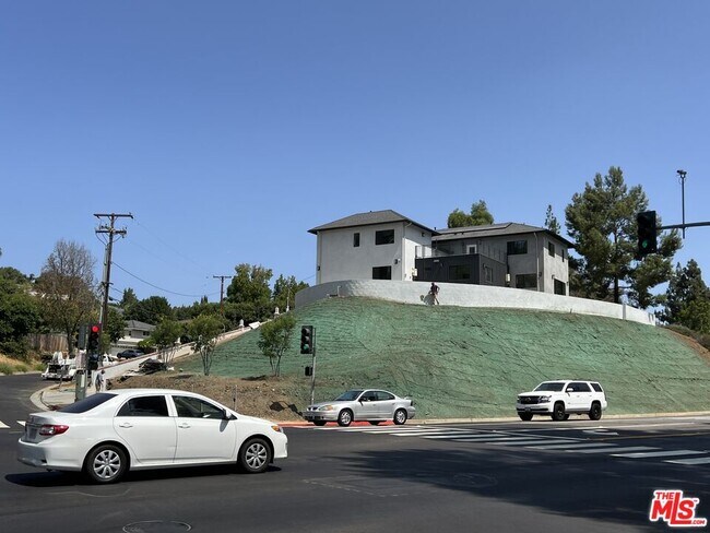 Building Photo - 102 Marion Blvd