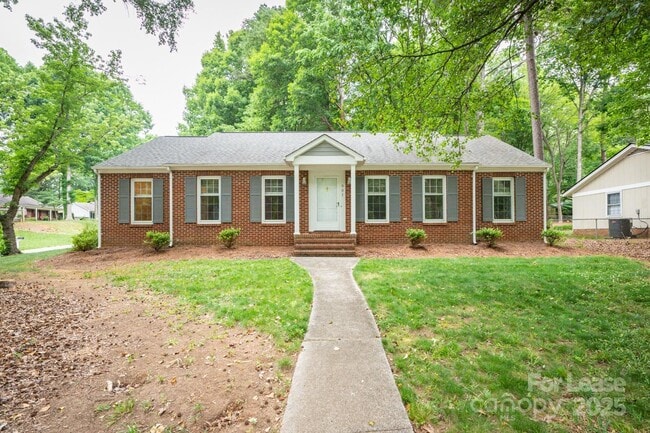 Primary Photo - 901 Winter Wood Dr