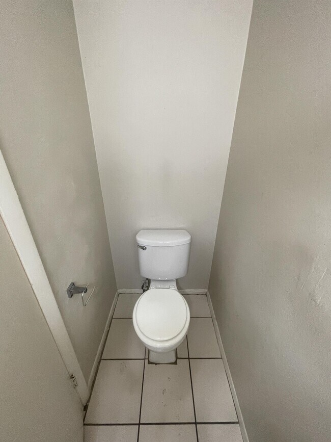 Building Photo - 5506 Pokeweed Ct