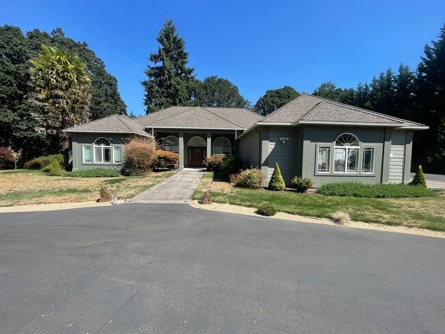 Building Photo - Beautiful 4 Bedroom on 2.5 Acres!