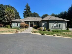 Building Photo - Beautiful 4 Bedroom on 2.5 Acres!