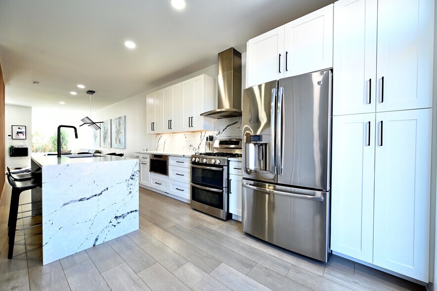 Building Photo - 3607 Charlotte St