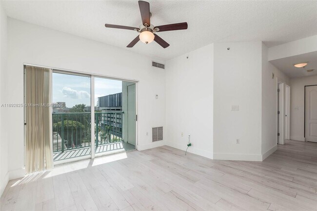 Building Photo - 6001 SW 70th St
