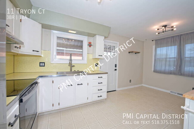Building Photo - 11 Tryon Ct