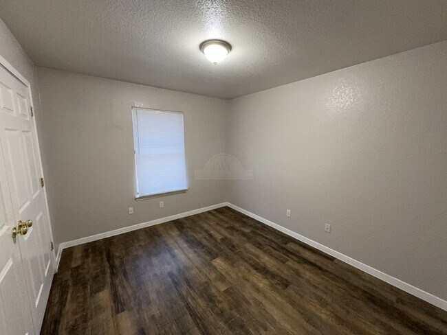 Building Photo - 3604 Dustin Ct
