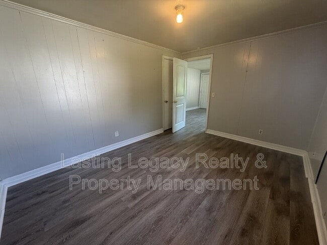 Building Photo - 1207 E 23rd St