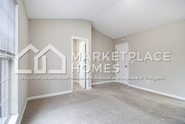 Building Photo - 6432 Parkway Trace