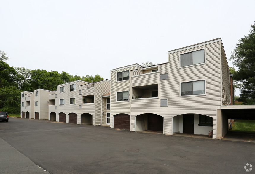 Building Photo - Sprucewood Apartments