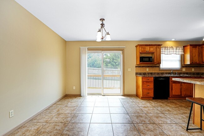 Building Photo - Gorgeous Family home for Rent!