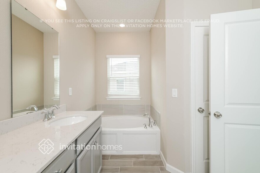 Building Photo - 9422 Lovage Ln