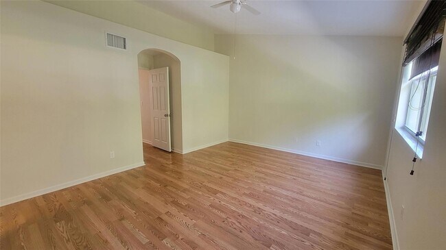 Building Photo - 4810 Grapevine Wy