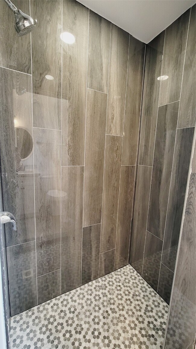 Building Photo - 4034 Dreyfus St