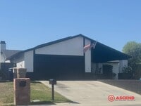 Building Photo - Beautiful 3 Bedroom Home in Southwest!