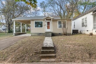 Building Photo - Gorgeous 3bed/2ba minutes from UNA