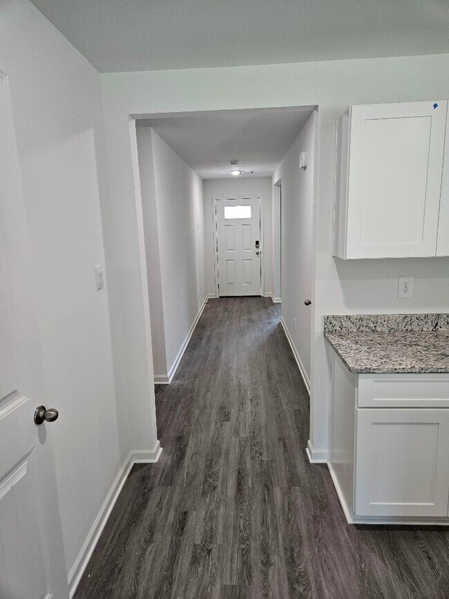 Building Photo - 35434 Grovemont Dr