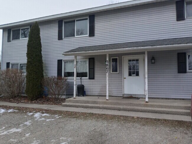 Building Photo - SR15 4 unit